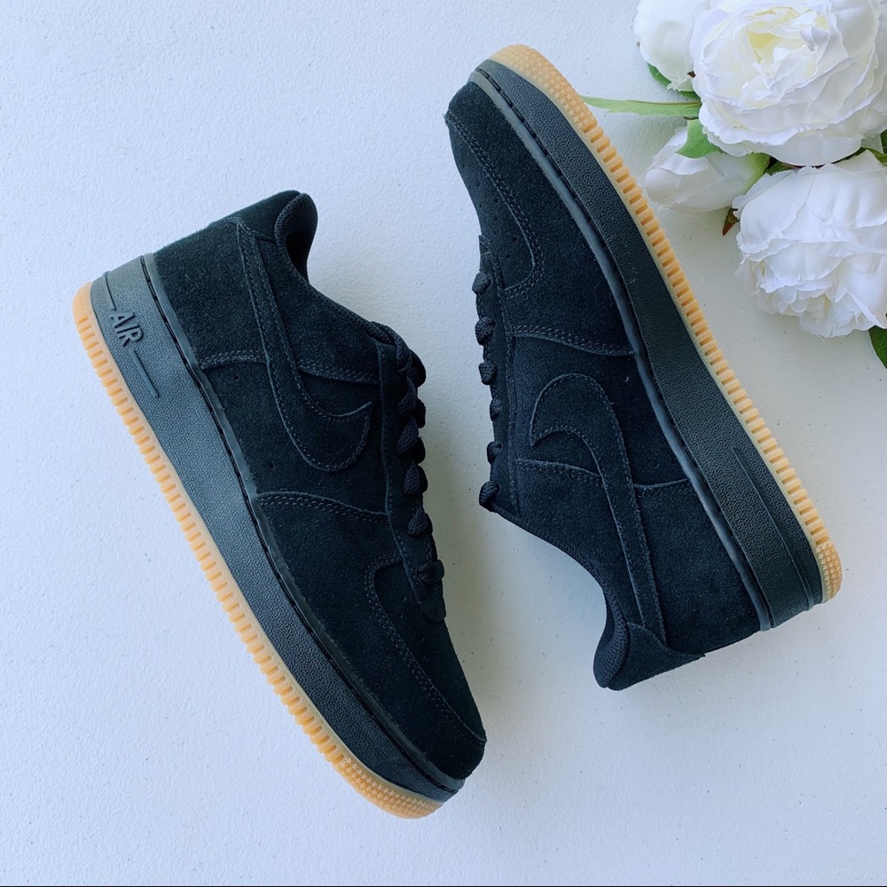 Nike Air Force 1 Prem Black Suede NWT - Picture 3 of 9